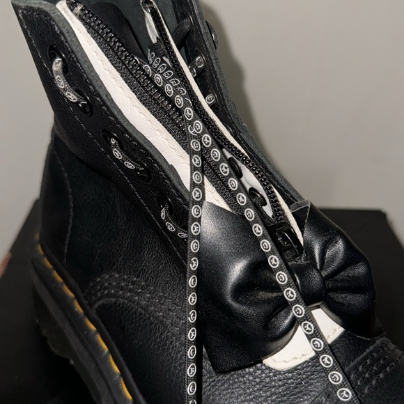 DOC MARTEN Lazy oaf Collab - Picture 4 of 6